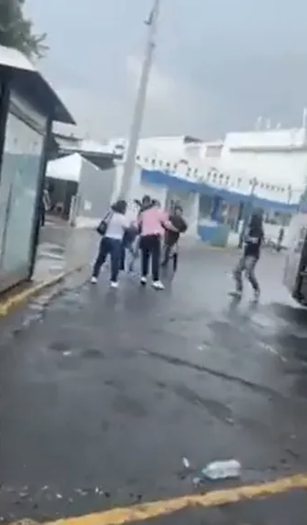 ¡Héroe! Chofer de transporte público defiende a mujer durante asalto en Nuevo León