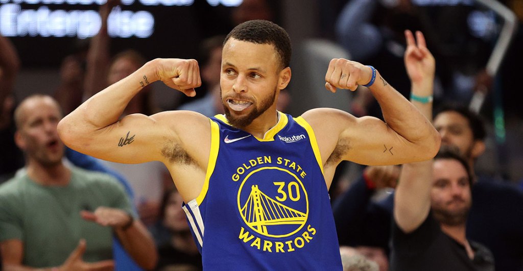 Steph Curry triples NBA