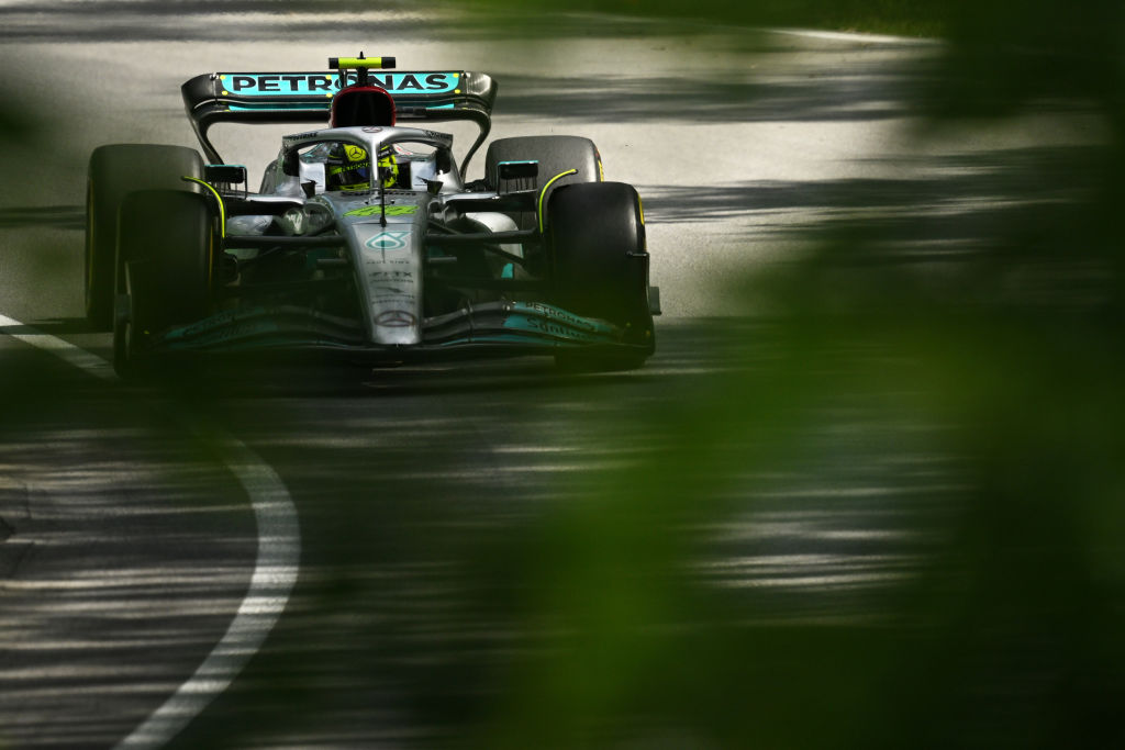 Lewis Hamilton también arremete contra Mercedes: "Es un desastre, el auto es muy malo"