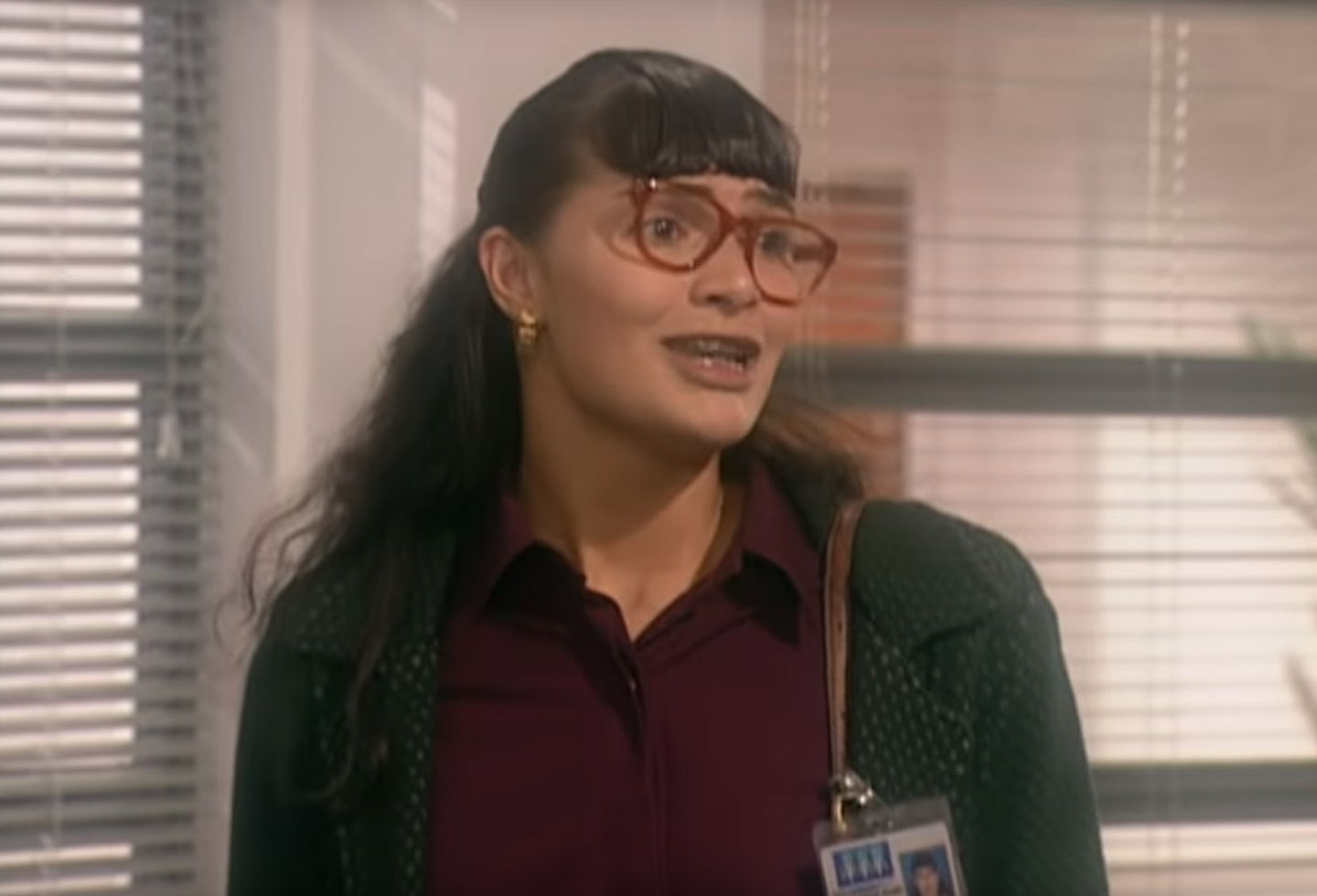 ¡Fan! Tiktoker crea un álbum de estampas de 'Betty La Fea'... ¡Y se puede descargar!