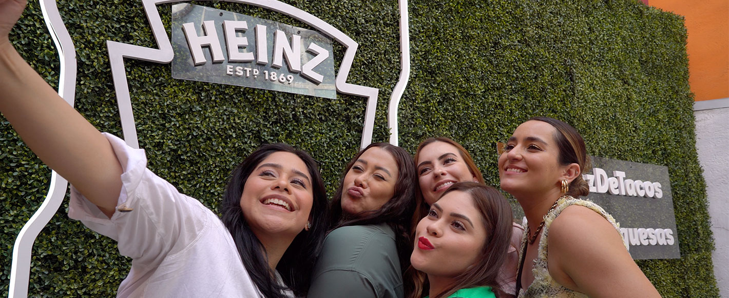 Influencers en el día de la hamburguesa