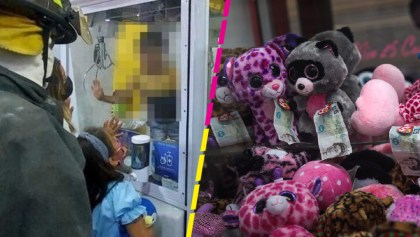 Niño queda atrapado en máquina de peluches en CDMX
