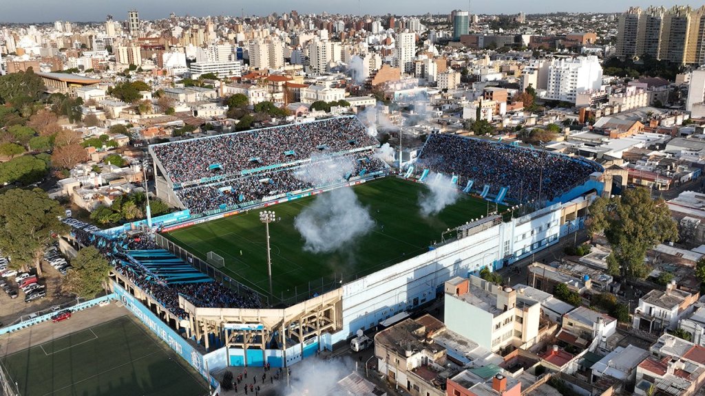 Prohíben entrada al estadio a un aficionado argentino por no pagar pensión alimenticia