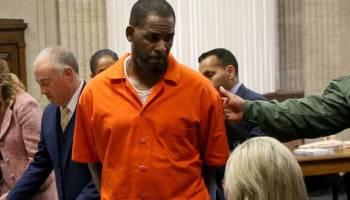 R. Kelly es sentenciado a 30 años de prisión por tráfico sexual y extorsión