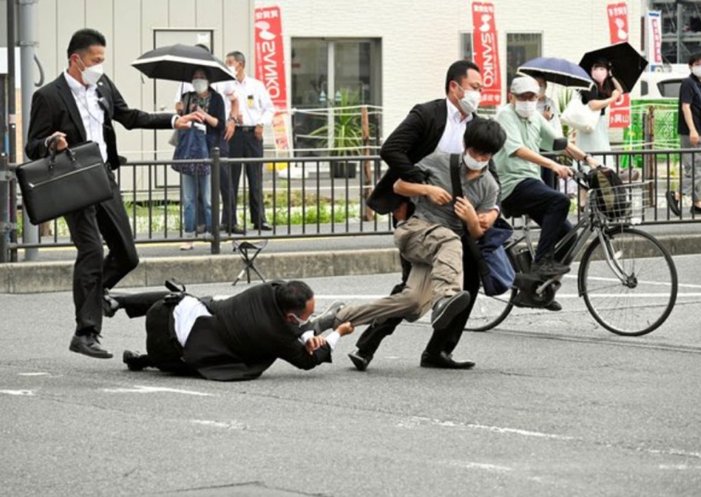 Detienen al atacante del exprimir ministro japonés Shinzo Abe