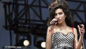 Habrá una nueva película sobre Amy Winehouse con la directora de '50 Shades Of Grey'
