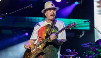 Carlos Santana colapsa en pleno concierto en Michigan