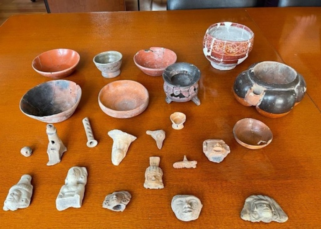 familia-espanola-regresara-dos-mil-piezas-arqueologicas-mexico