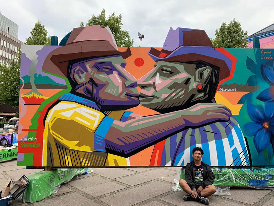 "Beso entre dos hombres de Monterrey": El mural contra la censura y la violencia en el futbol