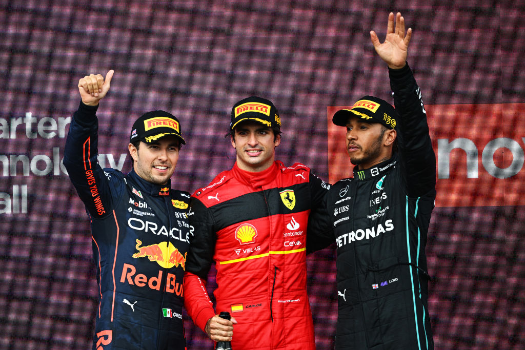 La emoción de Checo Pérez tras la batalla contra Leclerc y Hamilton en Silverstone: "Fueron vueltas épicas"