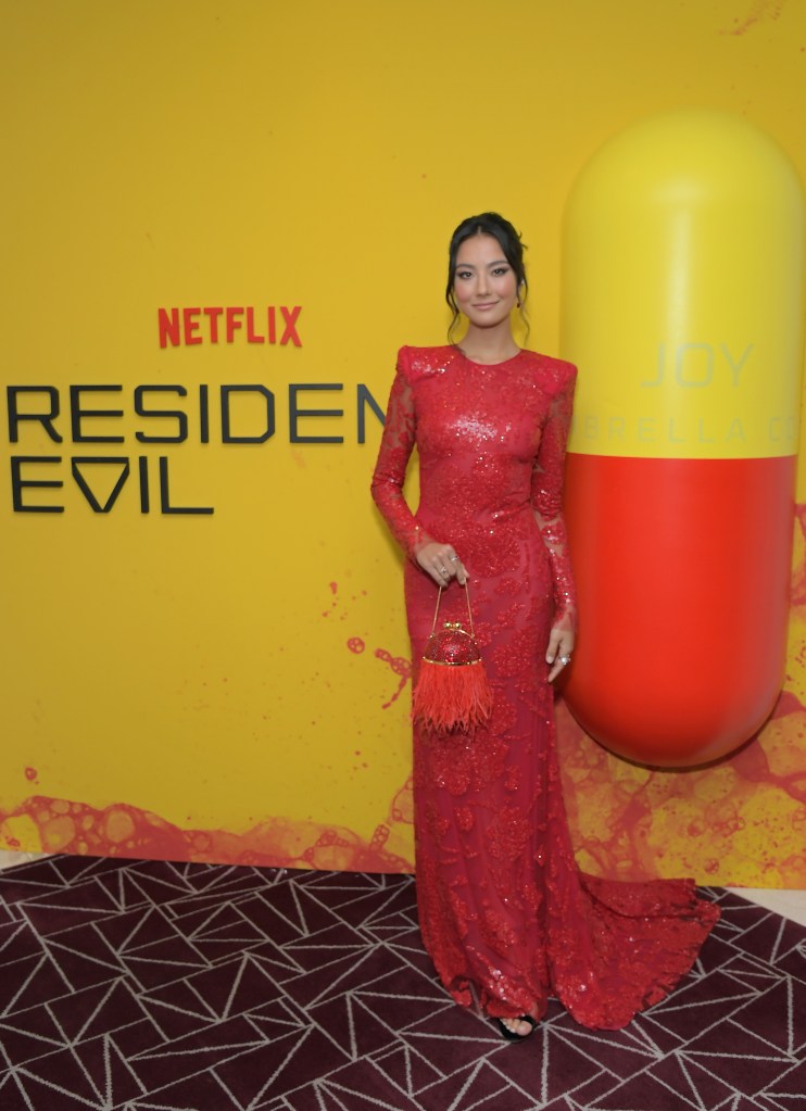 Paola Núñez y el elenco de 'Resident Evil' nos cuentan sobre la nueva serie de Netflix