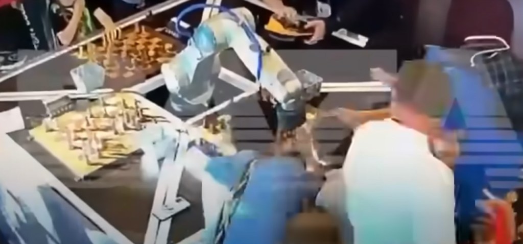 Robot que juega ajedrez le rompe el dedo a un niño de 7 años