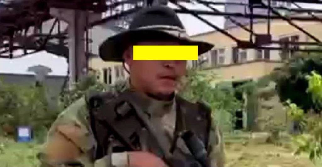 soldado-sombrero-negro-ucrania-video-rusia-tortura-cortan-cutter-test-2