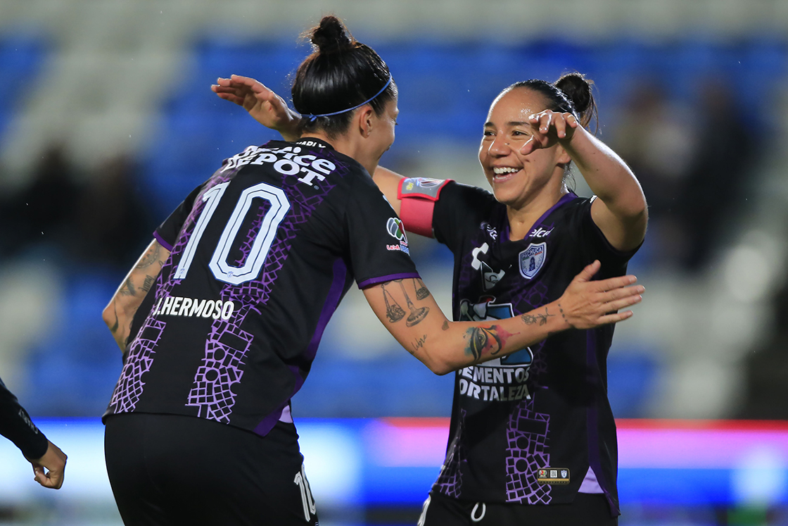 La razón por la que Charlyn Corral se enganchó con la afición en el Pachuca vs Gallos Femenil