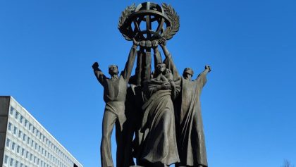 estatua-paz-mundial-rusia-finlandia-helsinki-polemica-1