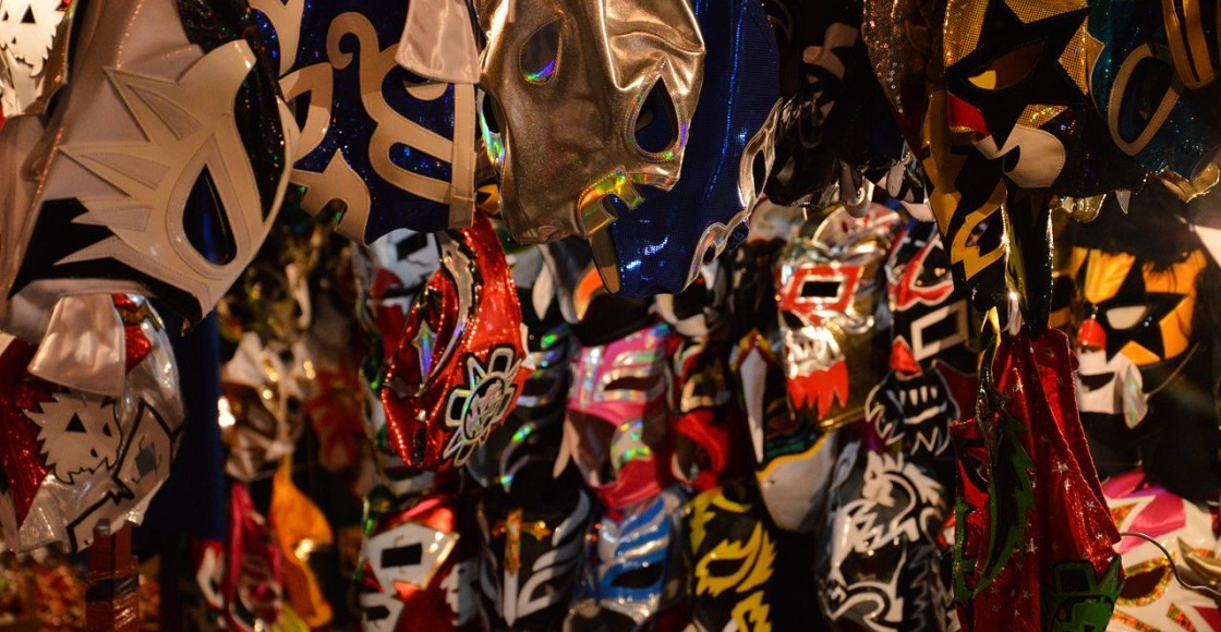 CIUDAD DE MÉXICO, 30MARZO2016.- Rodrigo Fernández, director de Azteca siete y trece, en compañía de “El Fantasma”, presidente del Comité de Lucha Libre y Ernesto Santillan, presidente de la Liga Elite, presentaron el nuevo proyecto denominado “Lucha Azteca”, el cual pretende ser un torneo anual para designar al mejor luchador de esta Liga. Al termino de la conferencia se realizo una alfombra roja en donde estuvieron presentes luchadores y actores de la televisora.