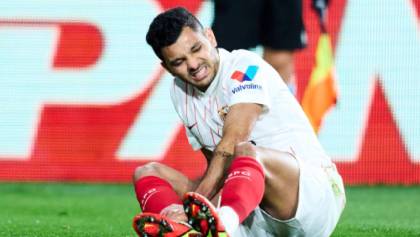 'Tecatito' Corona sufre grave lesión en el tobillo con el Sevilla