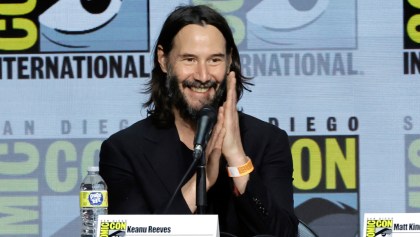 "Le alegró el año": El tierno gesto que Keanu Reeves tuvo con una abuelita