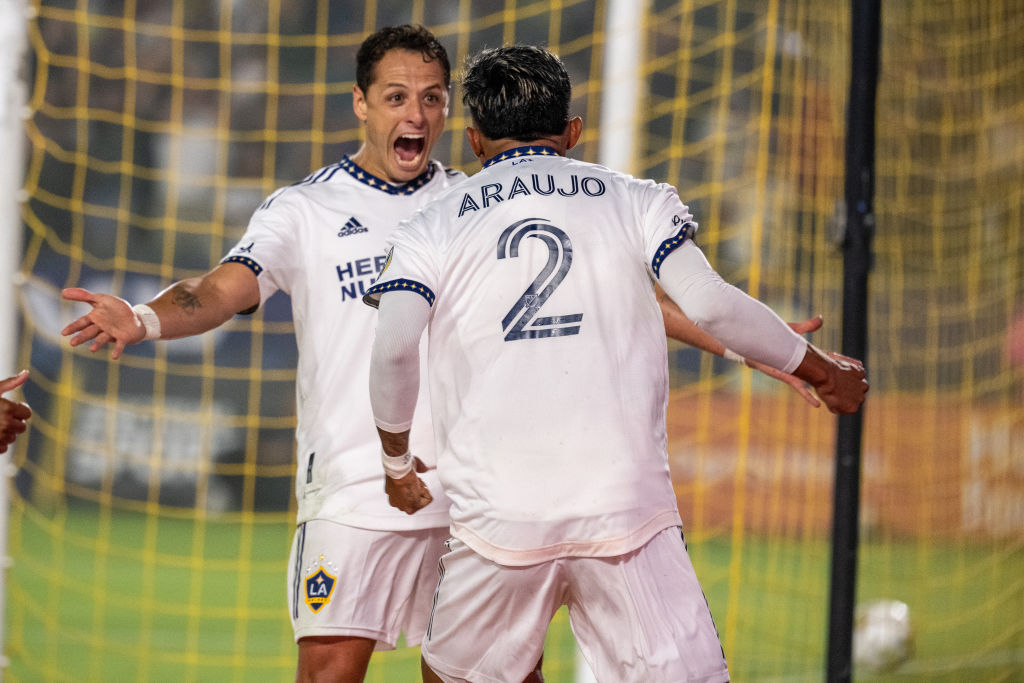¡Qué joya! Checa el gol de taquito de 'Chicharito' Hernández en la MLS