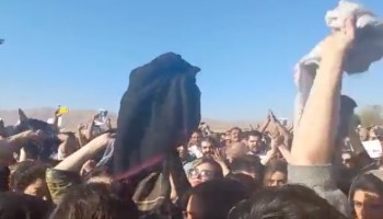 iran-protesta-mujeres-velo