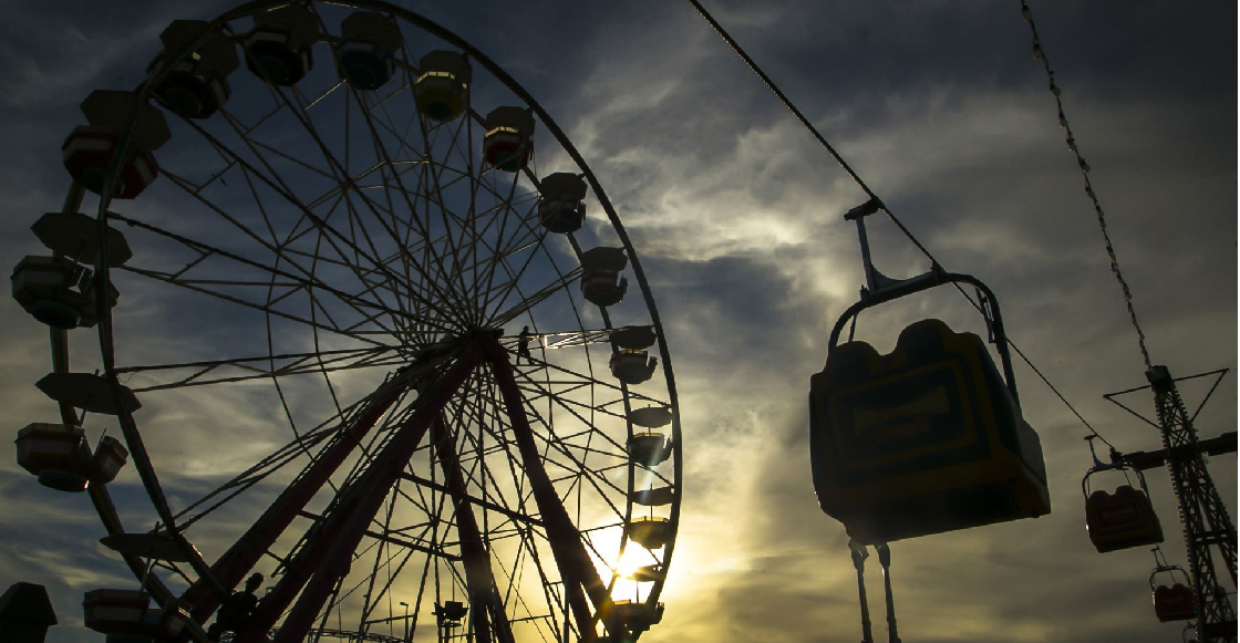 Muere adolescente al caer de la rueda de la fortuna en feria de Atlacomulco