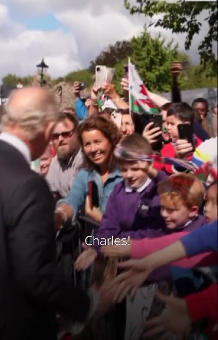 "¡Pagamos millones por ustedes!": Hombre reclama al Rey Carlos III en pleno desfile
