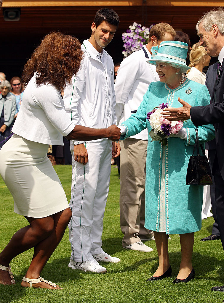 El día que la Reina Isabel II visitó Wimbledon por cuarta y última vez