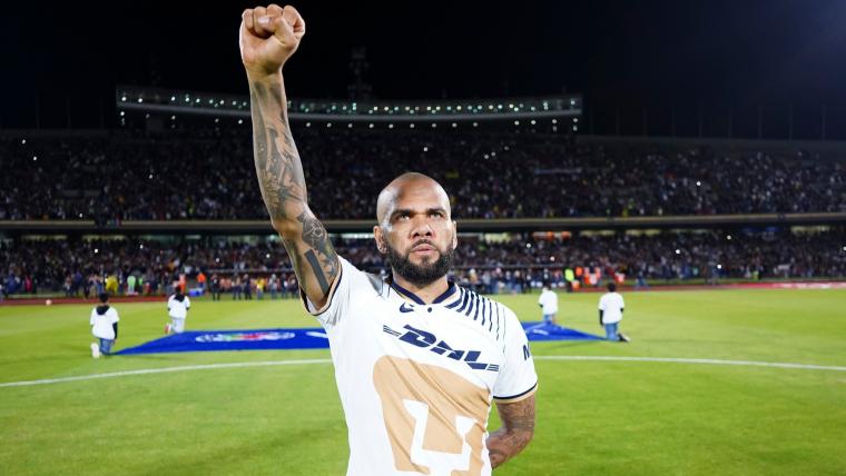 Dani Alves revela por qué eligió a Pumas y el ‘complot’ para sacarlo de Barcelona