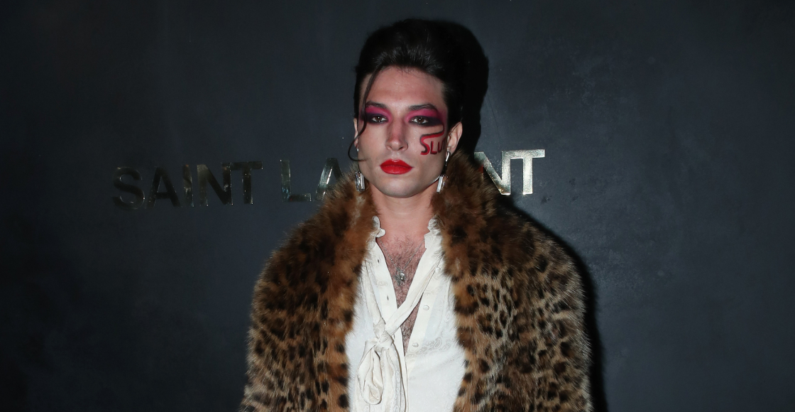 ¿Se siente el Mesías? Revelan más detalles sobre el extraño comportamiento de Ezra Miller