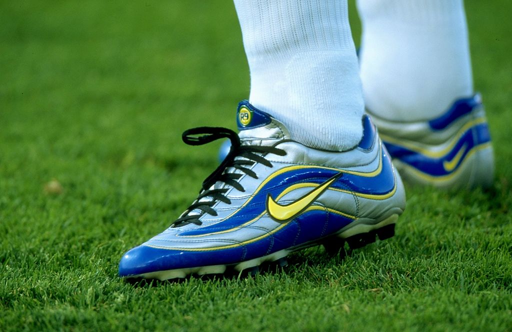 Ronaldo y sus míticos zapatos R9