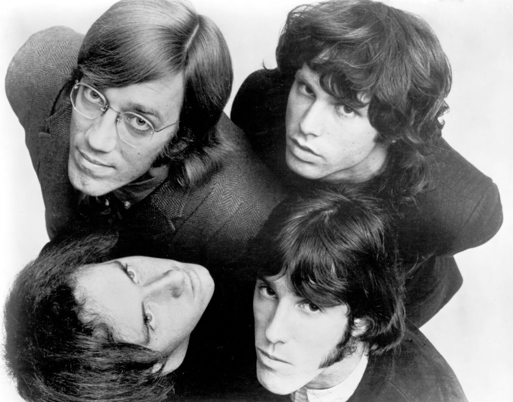 La polémica historia detrás de "Light My Fire" de The Doors
