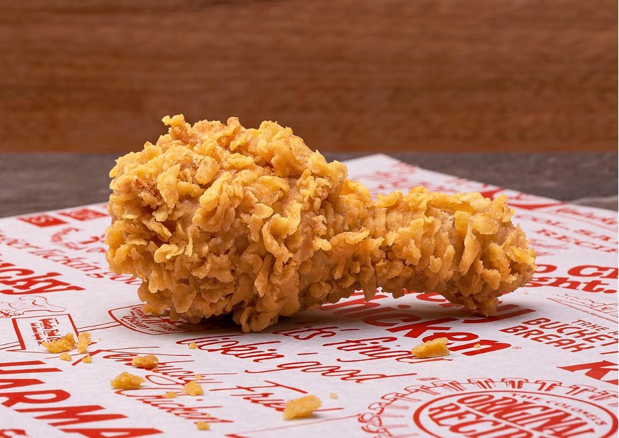 KFC dona su excedente de alimentos para combatir el hambre.