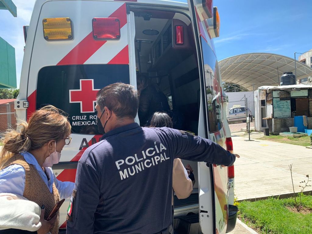 ambulancia-estudiantes-intoxicados-tlaxcala