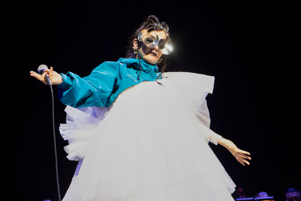 Björk nos aclara si realmente se inspiró en España y Rosalía para su disco 'Fossora' 