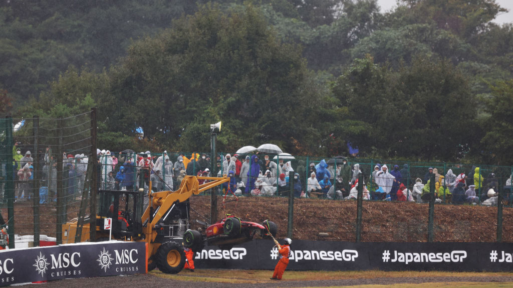Carlos Sainz confesó miedo al quedar en medio de la pista en el GP de Japón: "Por suerte no me chocaron"