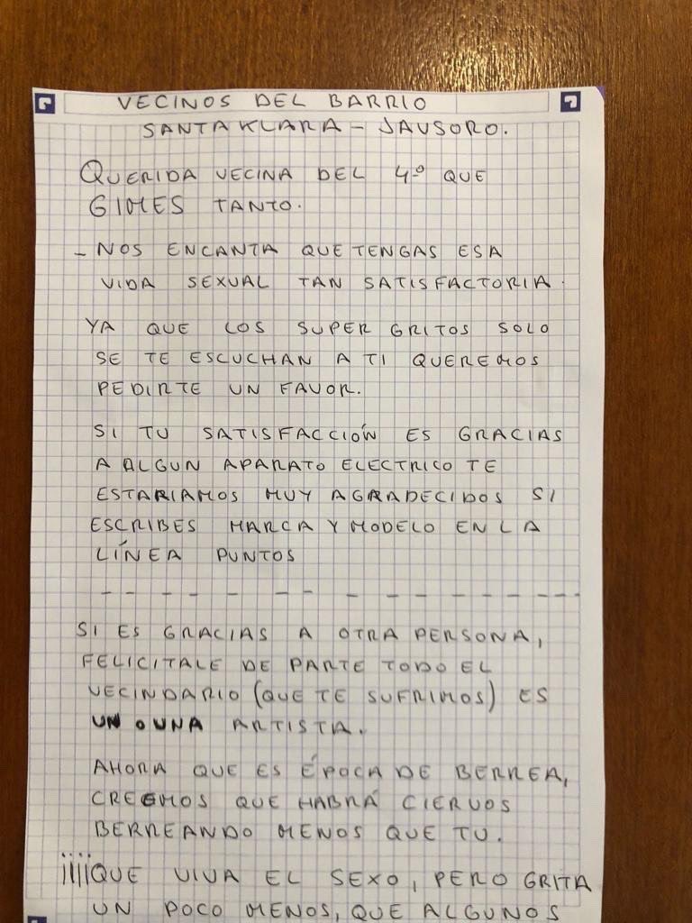 Grita menos": Vecinos escriben carta a una chica para que le baje al ruido cuando hace el 'delicioso'