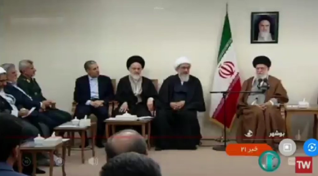 Hackean el canal estatal de Irán y ponen al líder supremo en llamas en televisión nacional