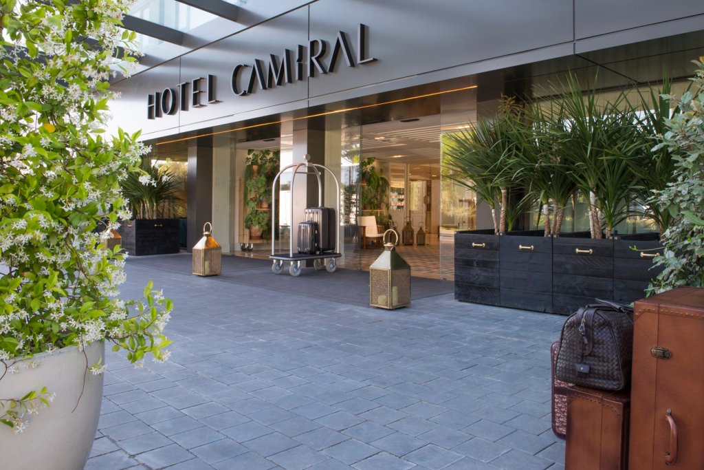 Hotel Camiral donde se hospedará la Selección Mexicana