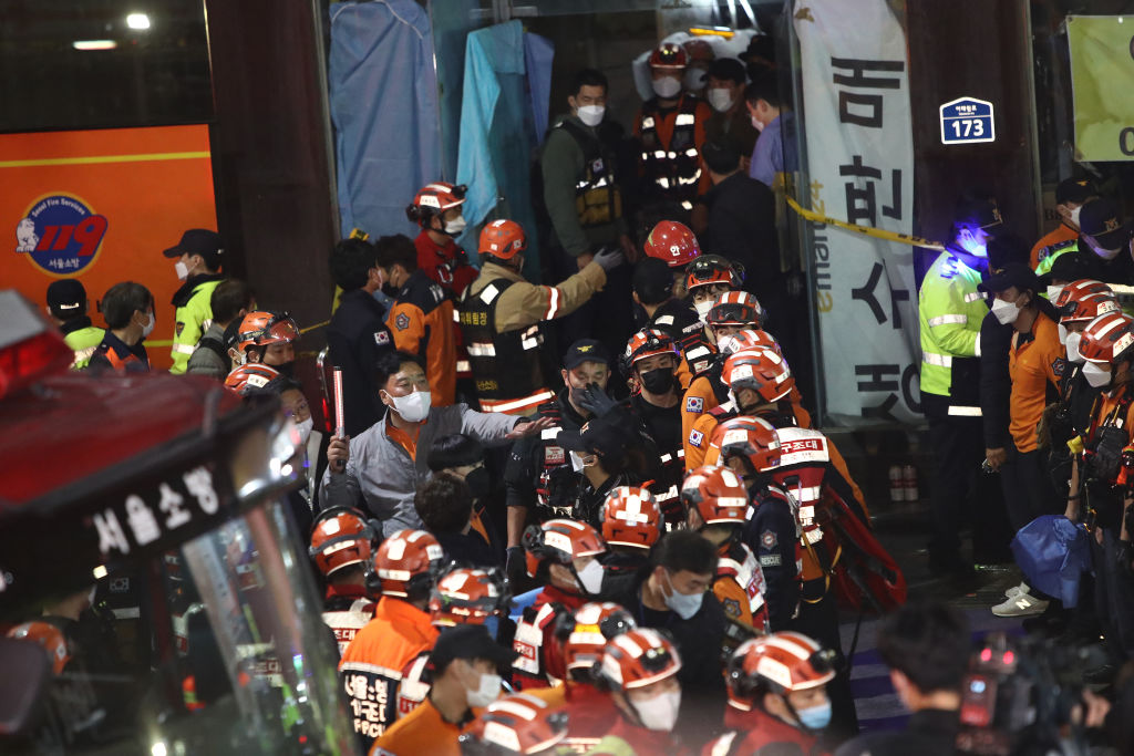 Lo que sabemos sobre la estampida humana que dejó más de 100 muertos en Seúl