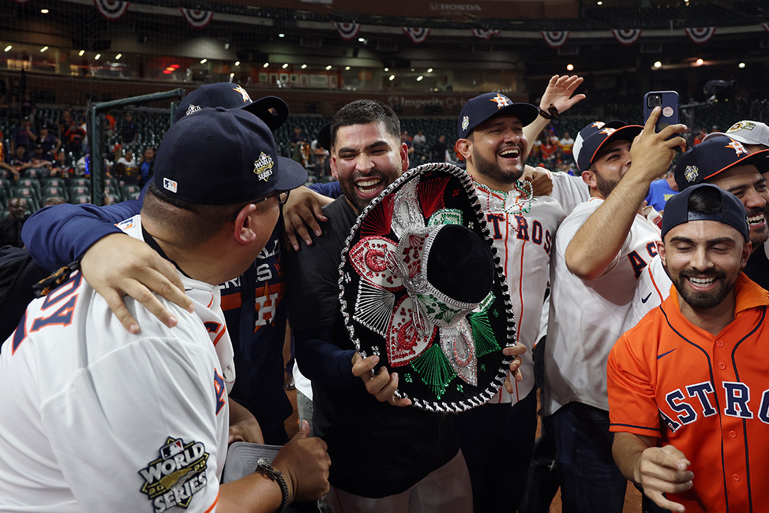 José Urquidy, el mexicano campeón de la Serie Mundial con Houston Astros