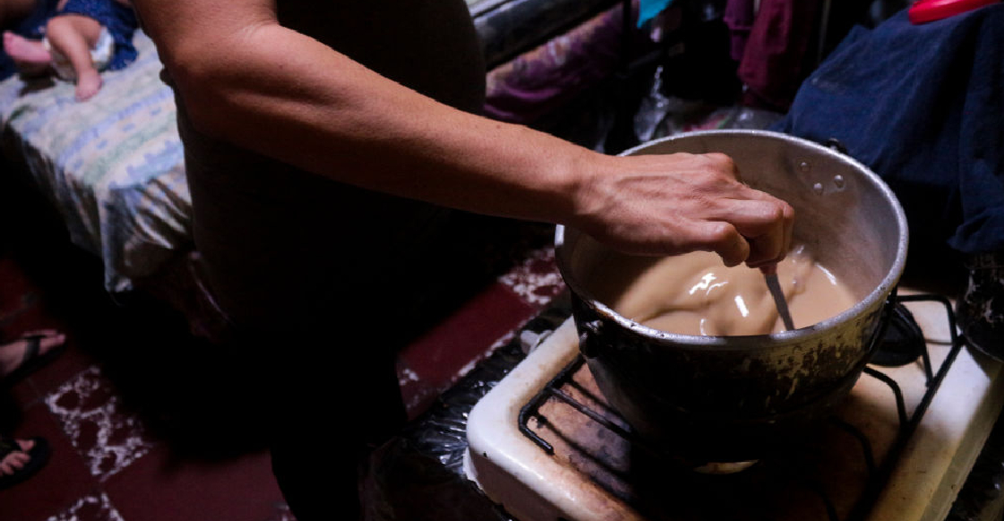 El caso de María del Carmen, mujer que mató a su esposo por quemar con atole a su bebé y fue liberada