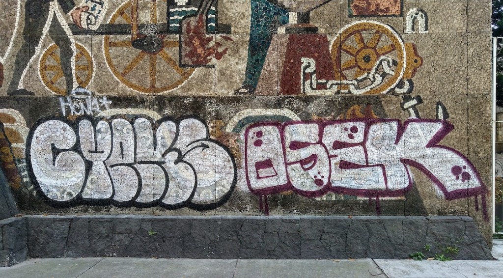 mural-centro-scop-graffitis-parte-inferior