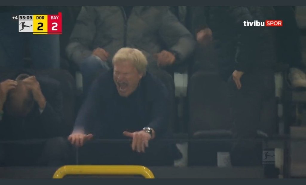 Oliver Kahn reacciona al empate del Borussia Dortmund ante el Bayern Munich