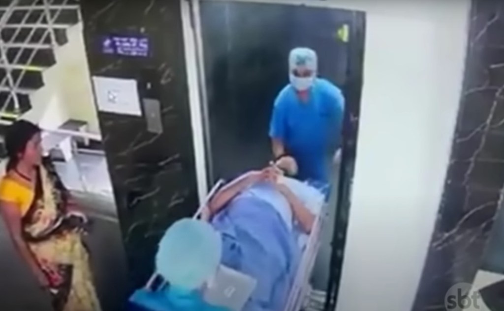 Paciente de hospital cae en un elevador al ser trasladado