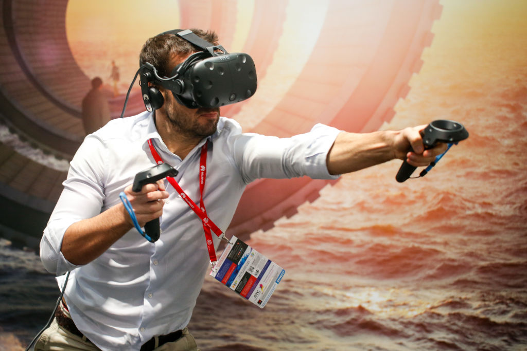 Diseñan un casco de realidad virtual que "te puede matar" si pierdes en un juego