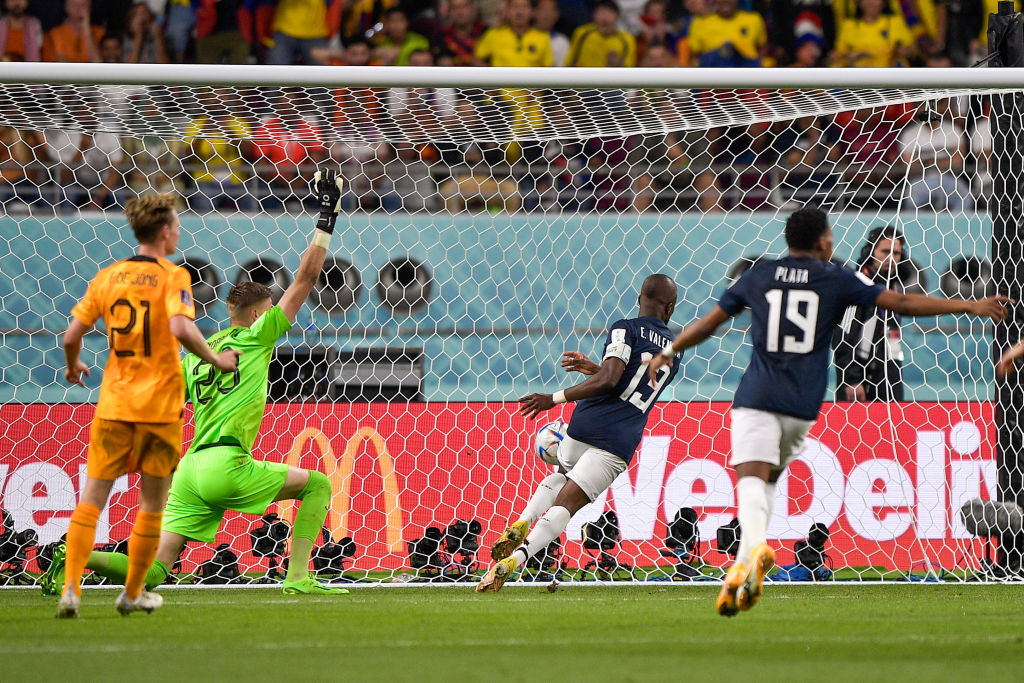 Ecuador le sacó jugo a la Naranja Mecánica y de paso eliminó a Qatar de su propio Mundial