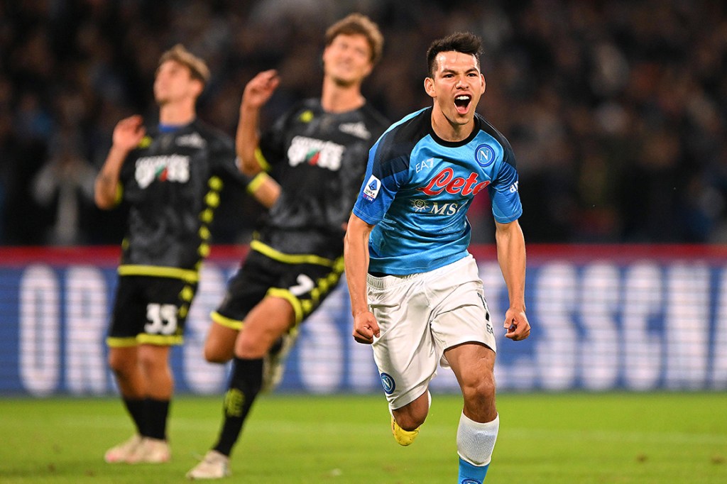 El penal (y asistencia) con el que Chucky Lozano rescató el invicto del Napoli en la Serie A