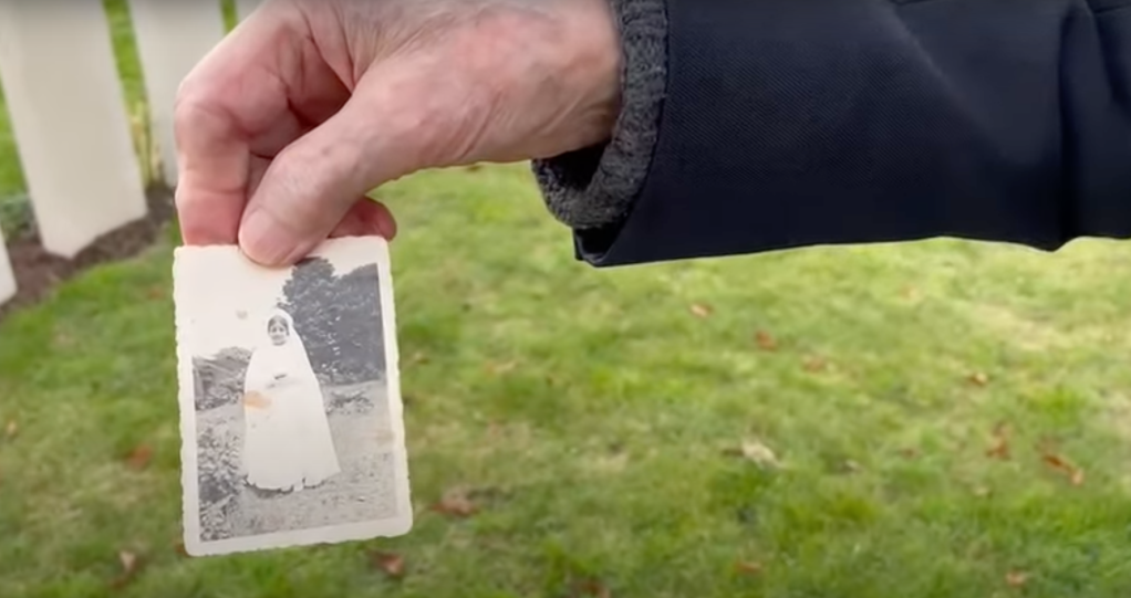 Veterano se reencuentra con mujer que conoció en la II Guerra Mundial
