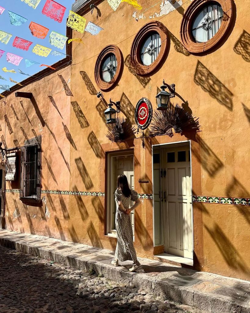 GPI: Lily Collins anda de paseo por San Miguel de Allende y estas fotos lo comprobaron