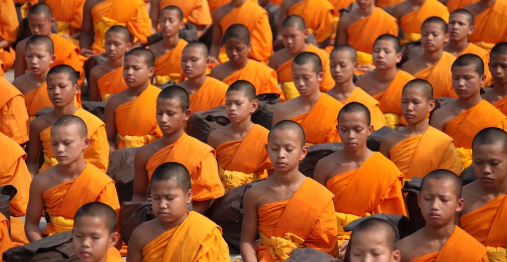 monjes-budistas-todos-metanfetamina-tailandia-nirvana-2